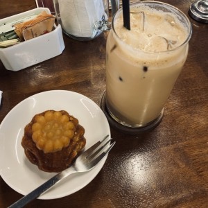 Iced seoul latte