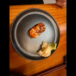 Nigiri de conchuela con foil gras