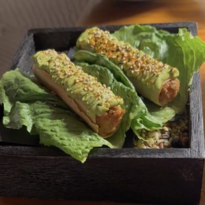 Harumaki de pescado blanco con top de perejil cilantro y marañon 