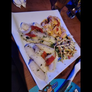 Camarones al ajillo