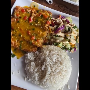 Filete de pescado al ajillo