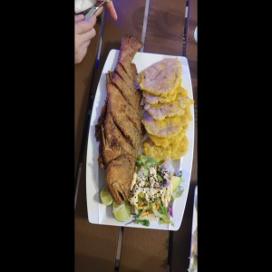 corvina frita entera