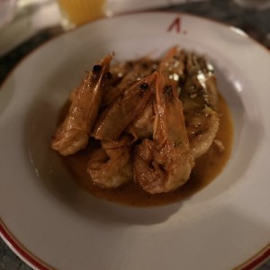 Langostinos en su propia salsa 