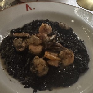 RISOTTO NERO AI FRUTTI DI MARE