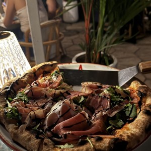 Pizza rosso parma
