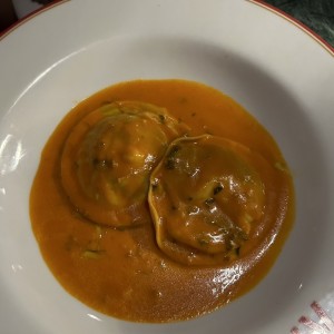 Ravioloni di ricotta e funghi