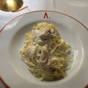 Pasta alfredo con pollo 