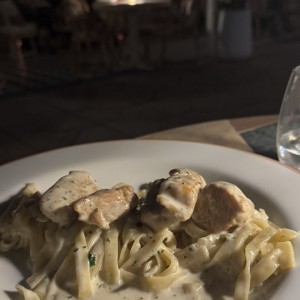 Alfredo al forno de pollo