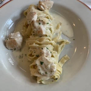 Pasta alfredo con pollo