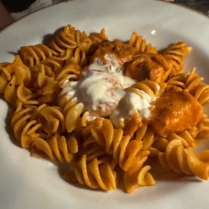 Spicy vodka salmon
