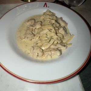Pasta alfredo con pollo