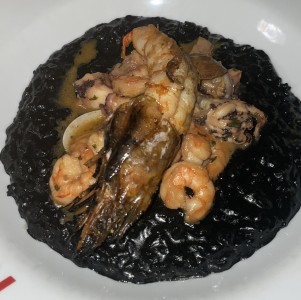 Risotto nero ai frutti di mare