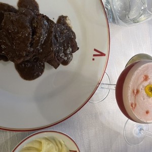 Carne a lnpiniesta con pure 