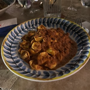 Tortelini bolognesa 