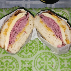 emparedado de pastrami