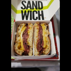 emparedado de pastrami