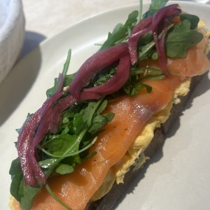 Tosta de Salmon