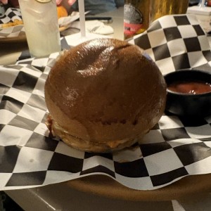 Hamburguesa de carne y chorizo