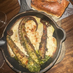 Pulpo + Papa en Parmesano