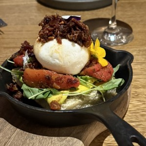ENTRADAS - BURRATA POMODORO