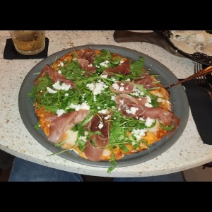 Pizza prochito y rugula