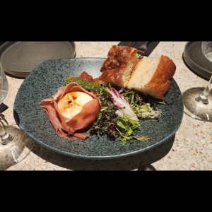 burrata prociuto
