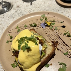 Huevos Benedictos