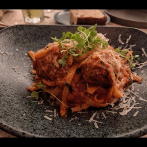 Pasta con Albóndigas 
