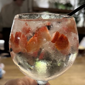 Gin tonic con fresas