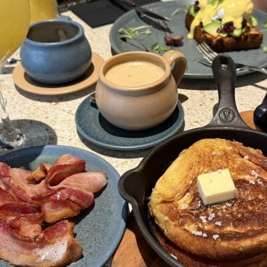Capuccino y desayuno