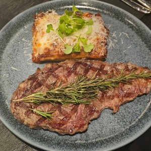 Corte Rib Eye con mil hojas de papa