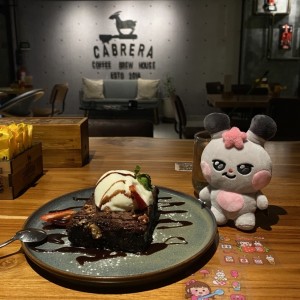 Brownie con helado