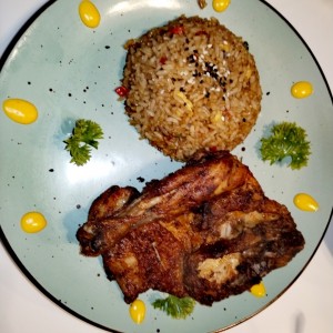 Pollada con arroz chaufa
