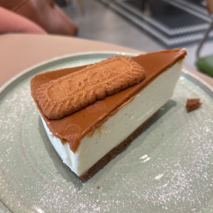 Lotus cheesecake