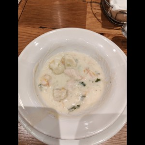 Sopa de pollo y gnocchi 