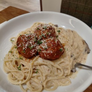 spaguetti con albondigas