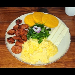 desayuno clasico panameño