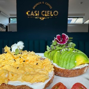 Super Tostada de Aguacate