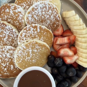 Menu Infantil Pacake de Frutas y nutella