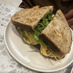 Pesto chicken sandwich 