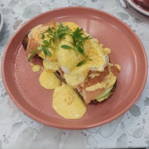 Salmon toast