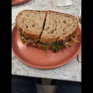 emparedado de pollo