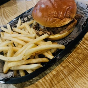 Emparedado de Pulled Pork