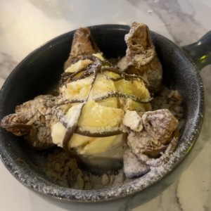 Wanton relleno de nutella con helado