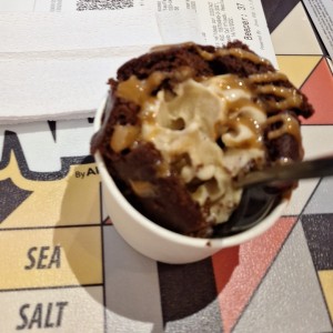 helado de bizcocho de chocolate