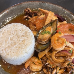Pescado a la chirrillana con mariscos