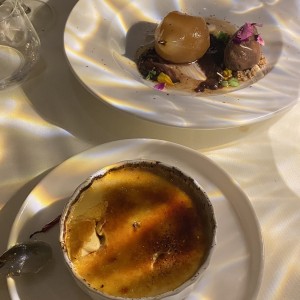 Peras con chocolate amargo