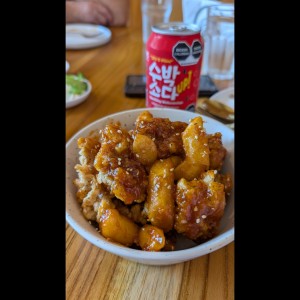 Popcorn chicken con Tteokbokki