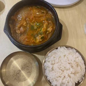 Kimchi jjigae