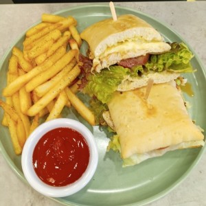 Emparedado de pollo
